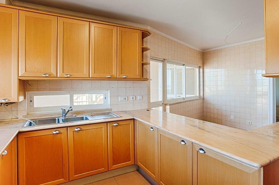 3 bedroom apartment with a swimming pool