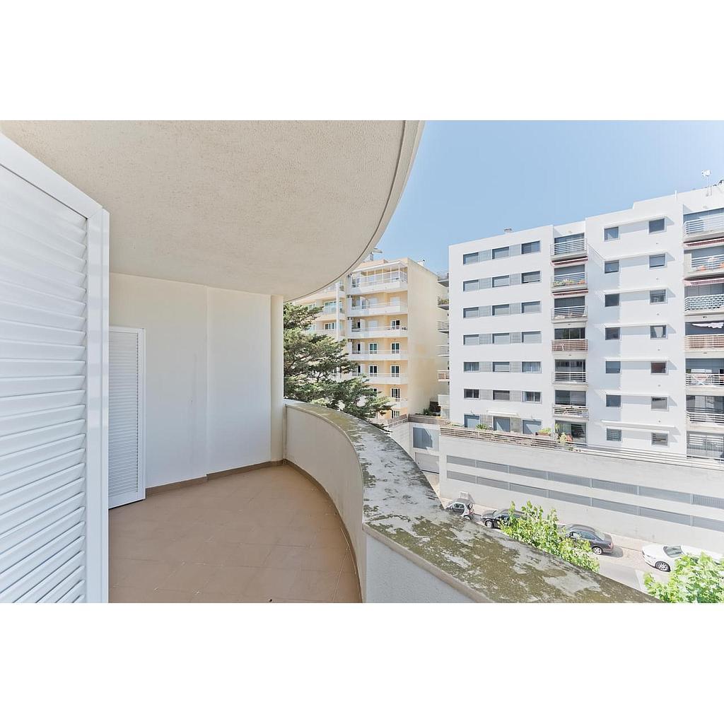 2 Bedroom Apartment with parking, Estoril, Cascais