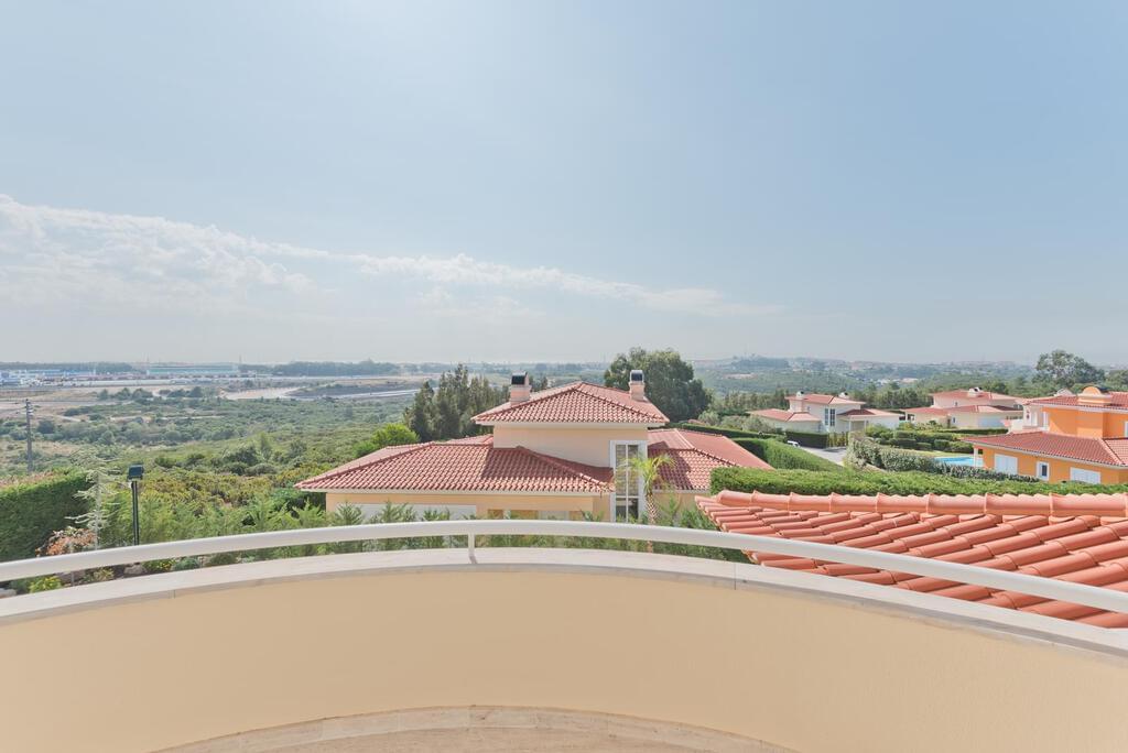 4 bedroom villa with a swimming pool