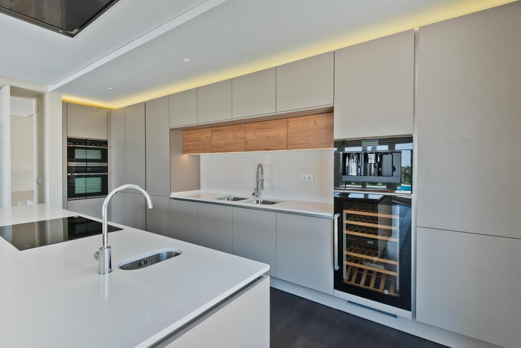 4 bedroom villa with a swimming pool