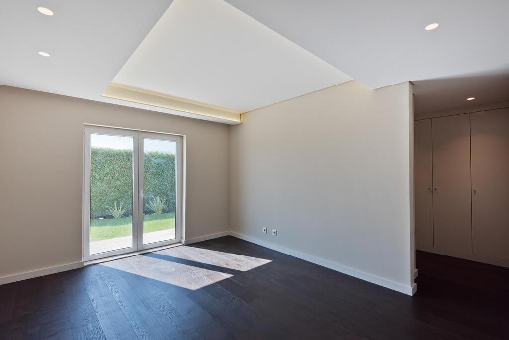 4 bedroom villa with a swimming pool