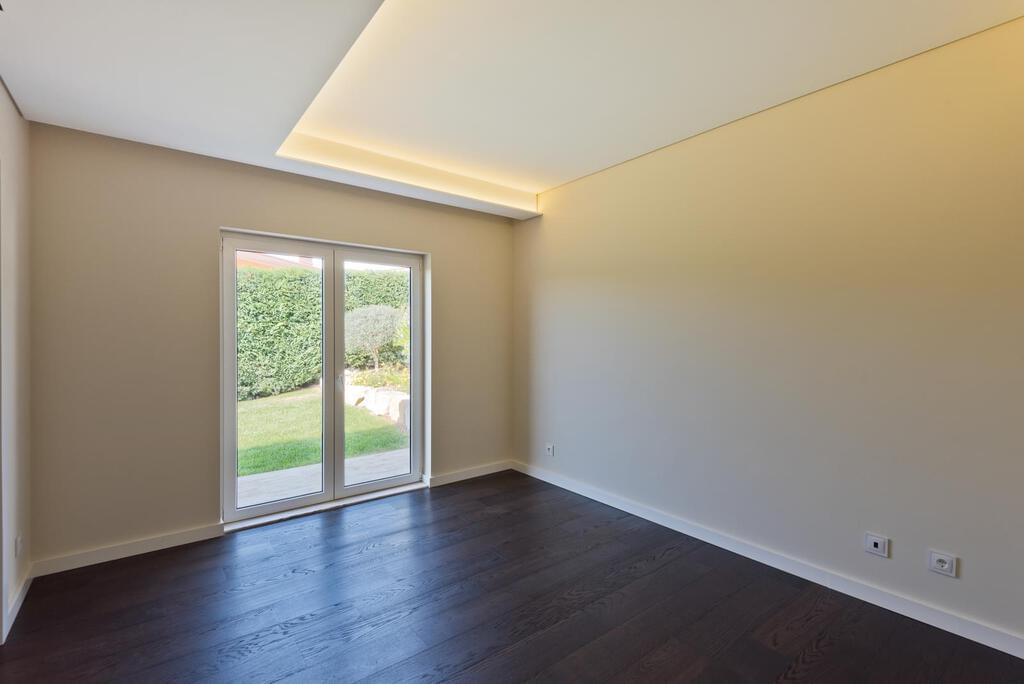 4 bedroom villa with a swimming pool