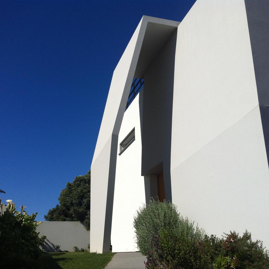 5 bedroom villa with parking