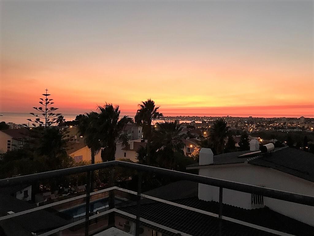 5 bedroom villa with parking