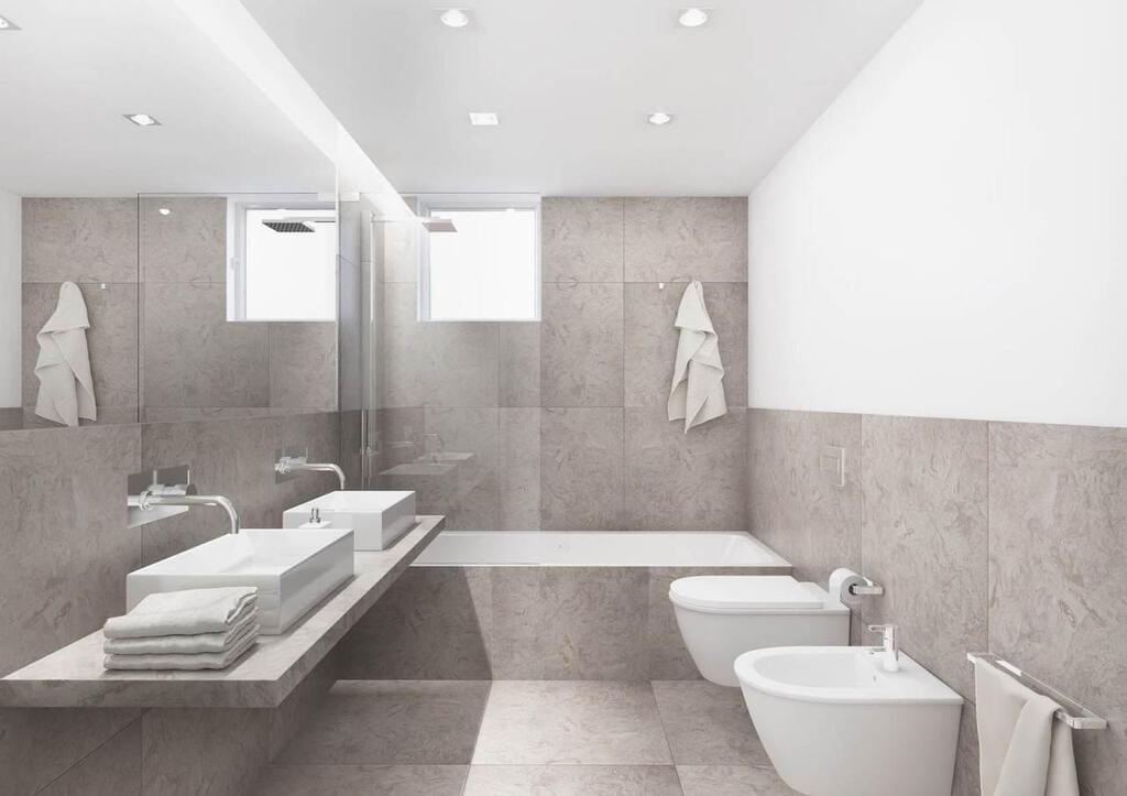 3 bedroom apartment with a swimming pool in gated community