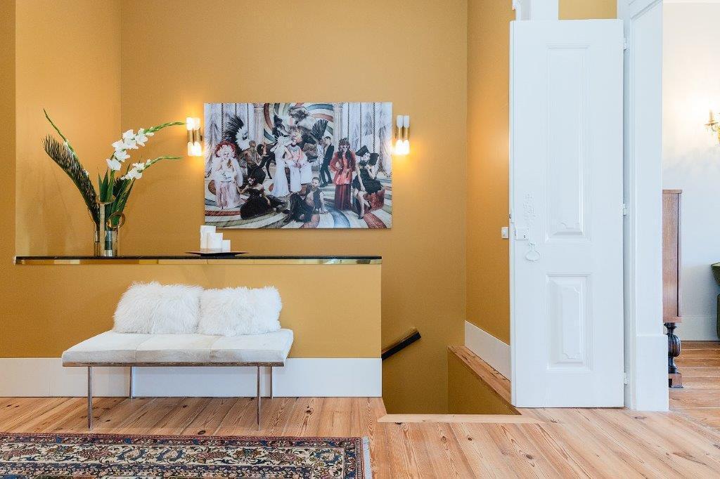 5 bedroom duplex with parking