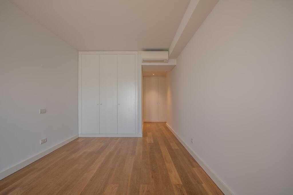 3 bedroom apartment with parking