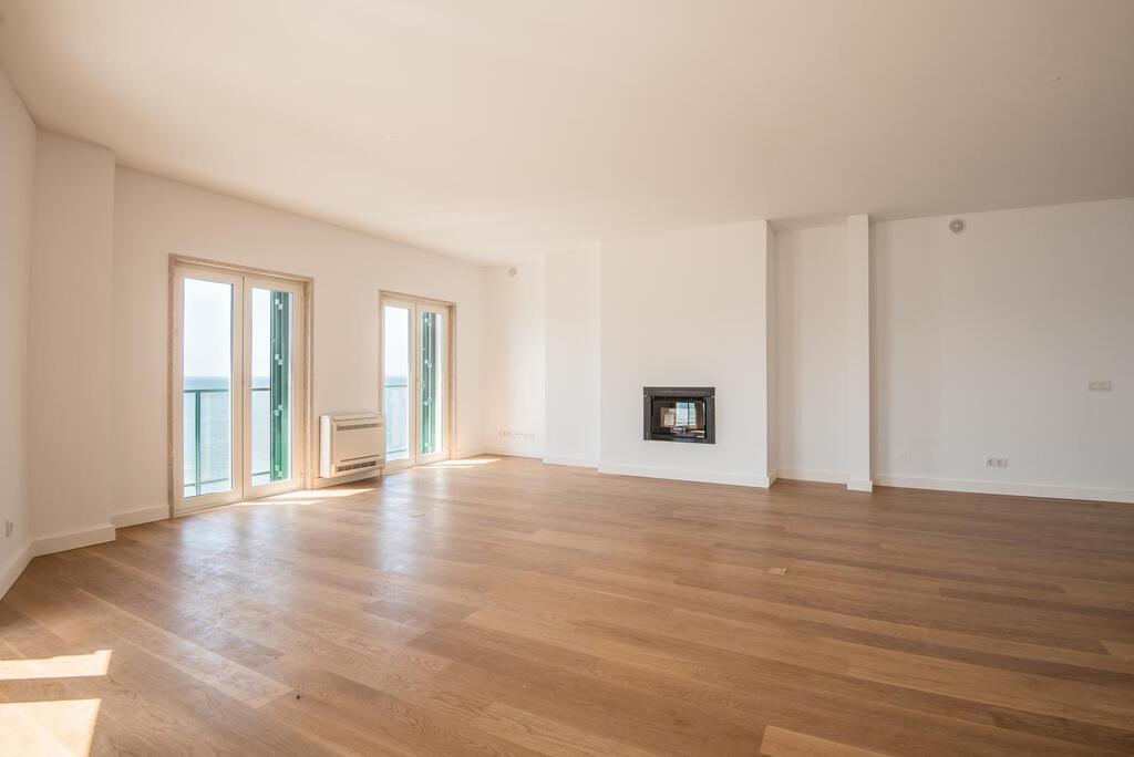 3 bedroom apartment with parking