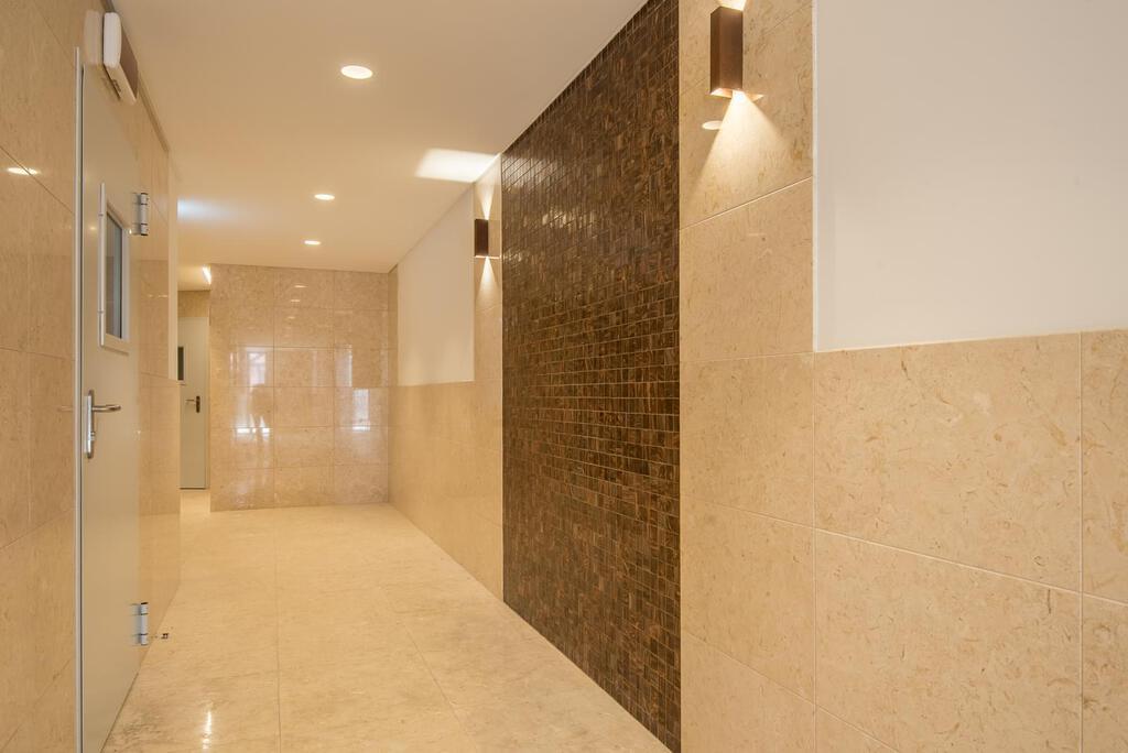 3 bedroom apartment with parking