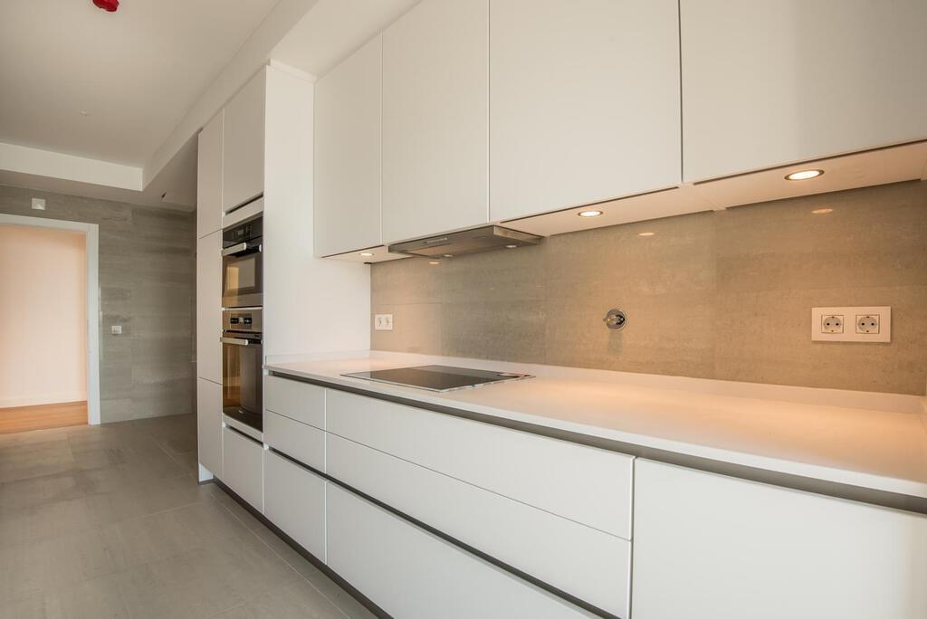 3 bedroom apartment with parking