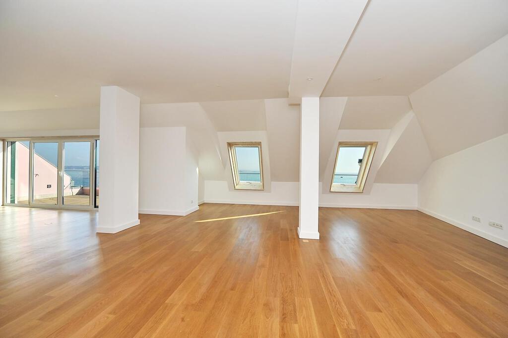 3 bedroom apartment with parking