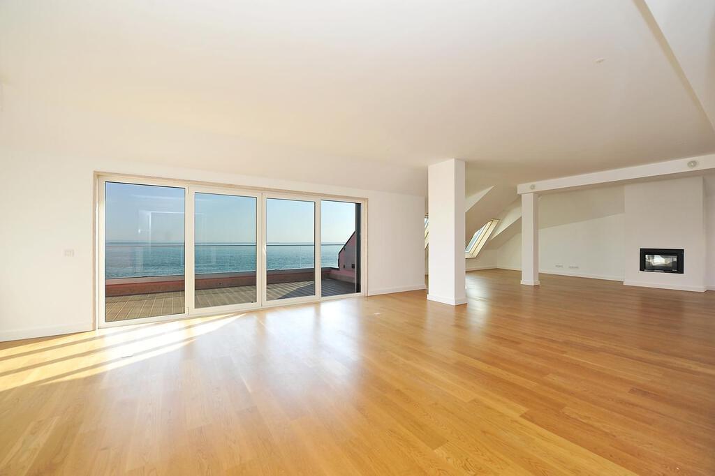 3 bedroom apartment with parking