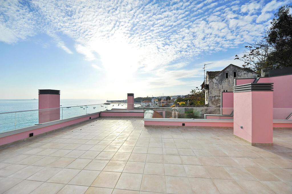 3 bedroom apartment with parking