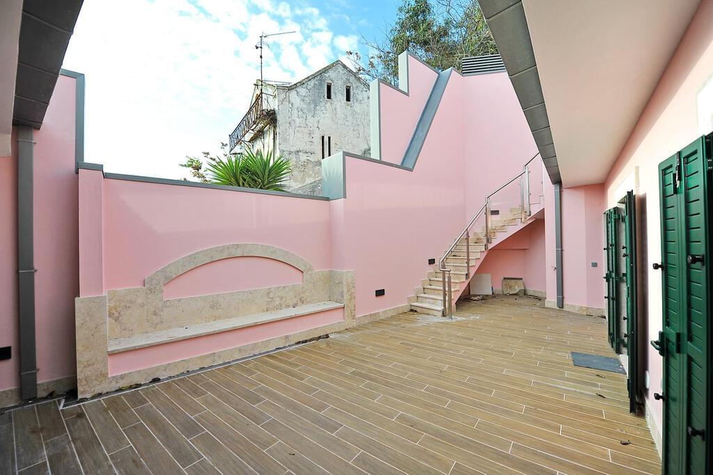 3 bedroom apartment with parking