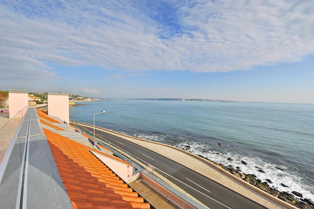 3 bedroom apartment with parking