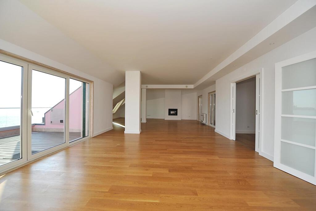 3 bedroom apartment with parking