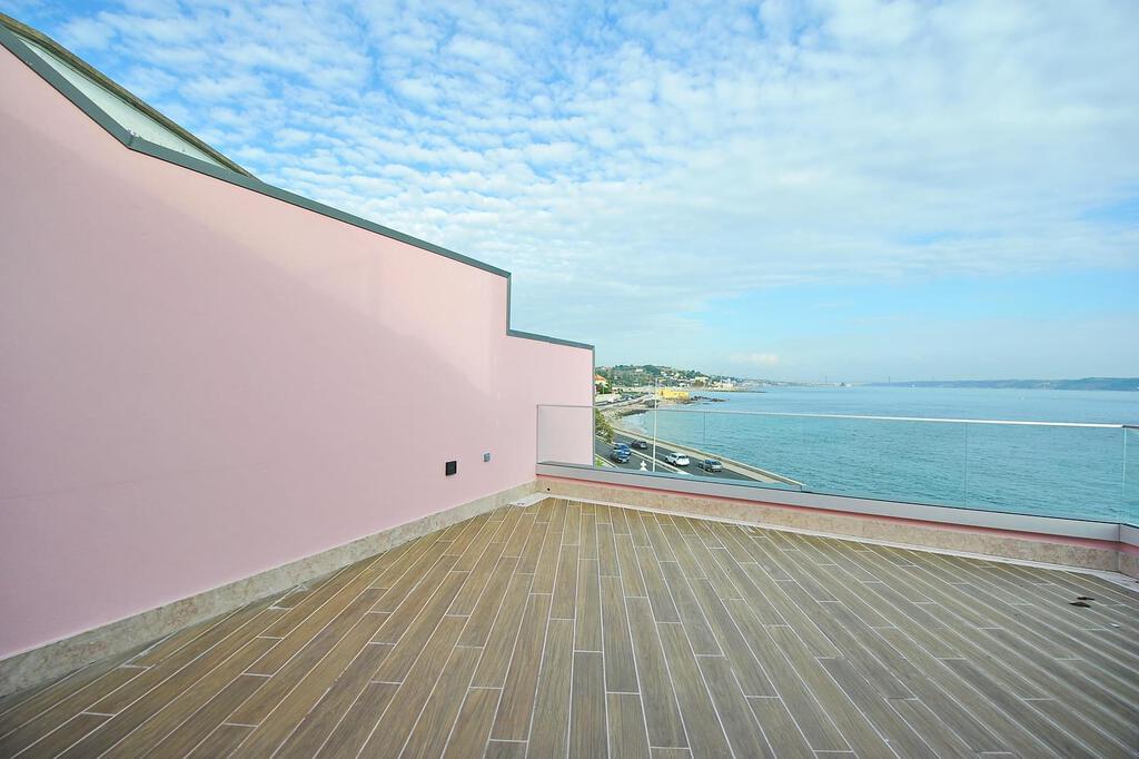 3 bedroom apartment with parking