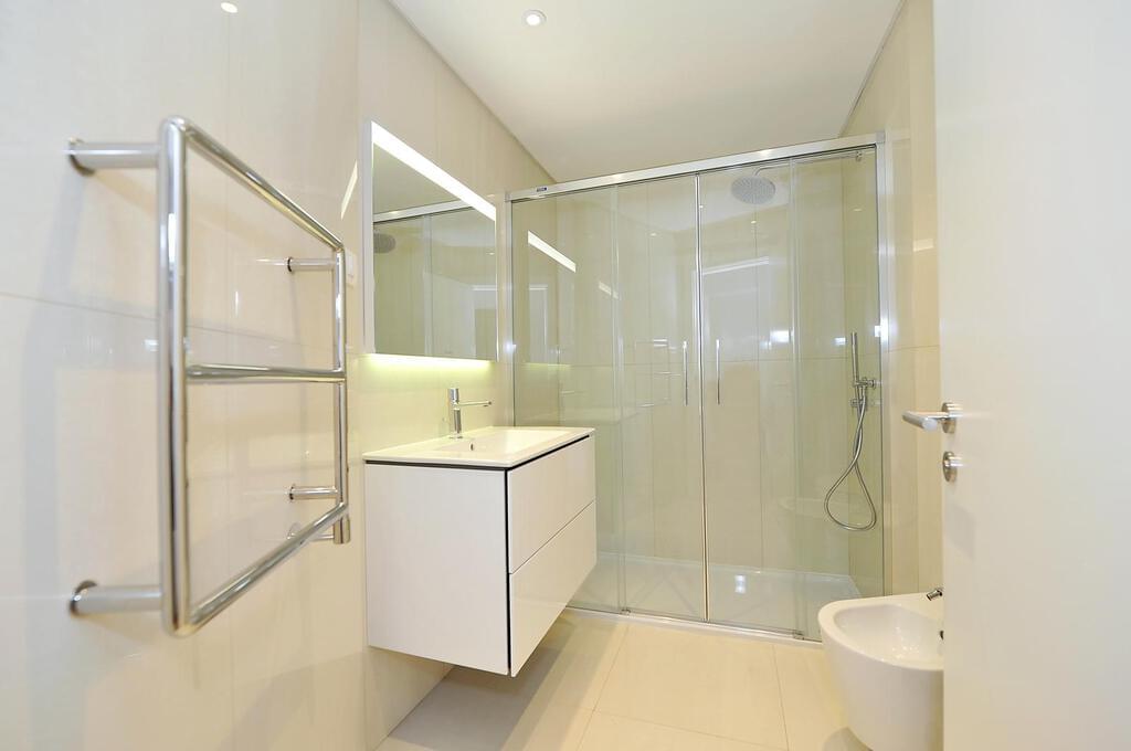 3 bedroom apartment with parking