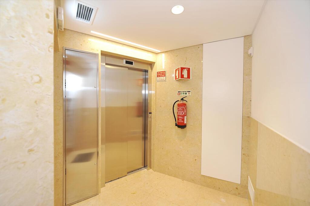 3 bedroom apartment with parking