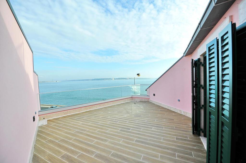 3 bedroom apartment with parking