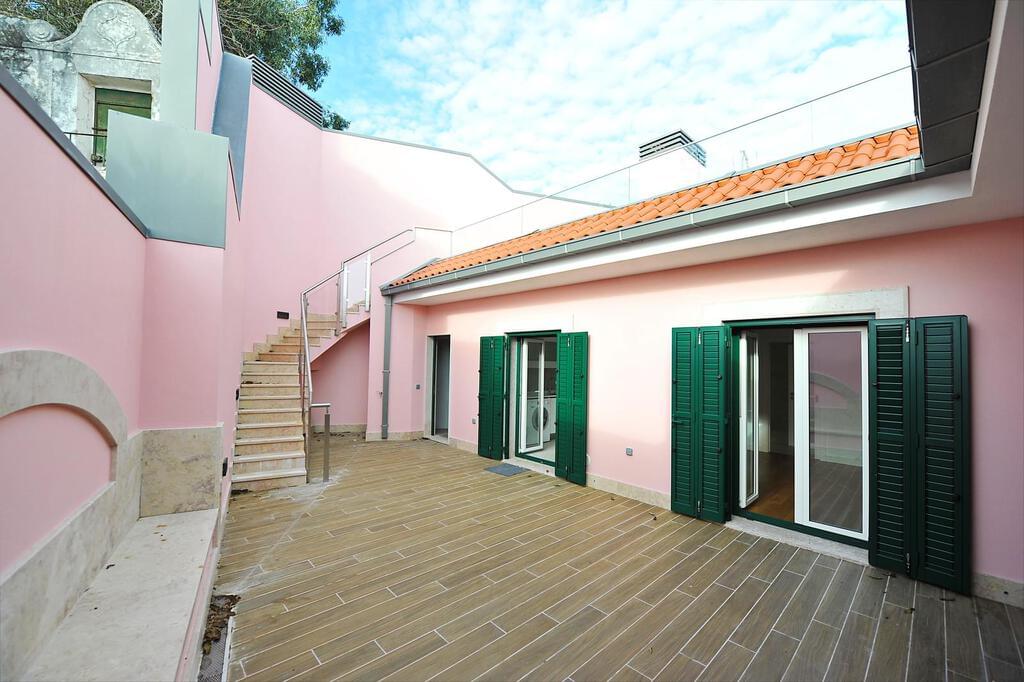 3 bedroom apartment with parking