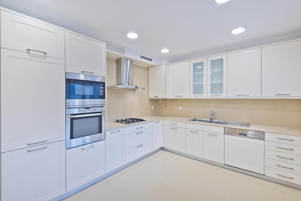 2 Bedroom Apartment with swimming pool, Estoril, Cascais