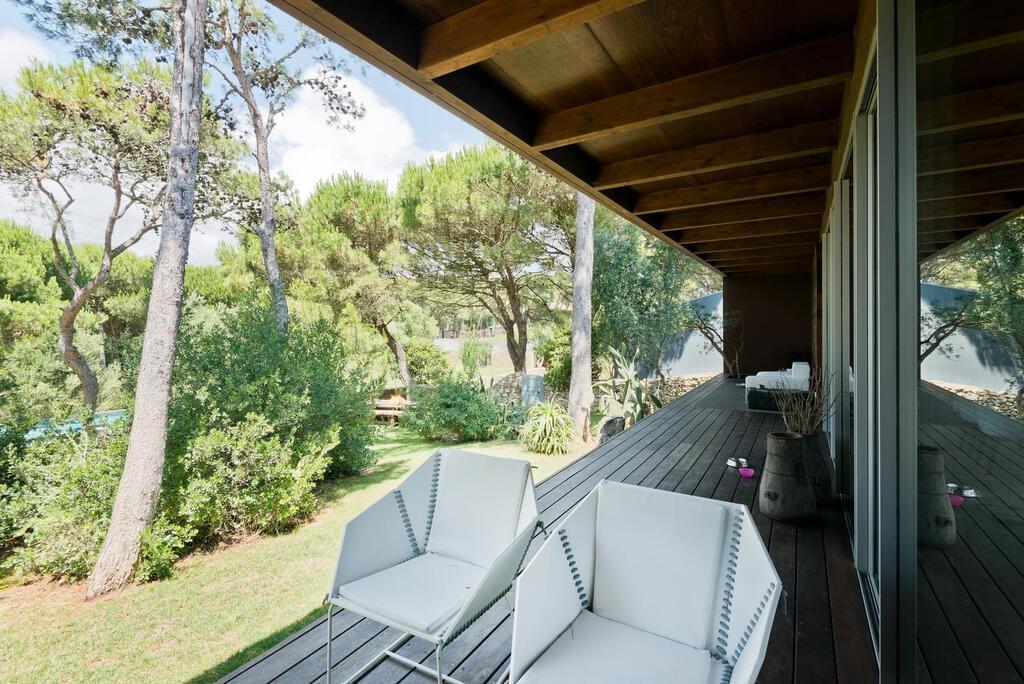 5 bedroom villa with a swimming pool