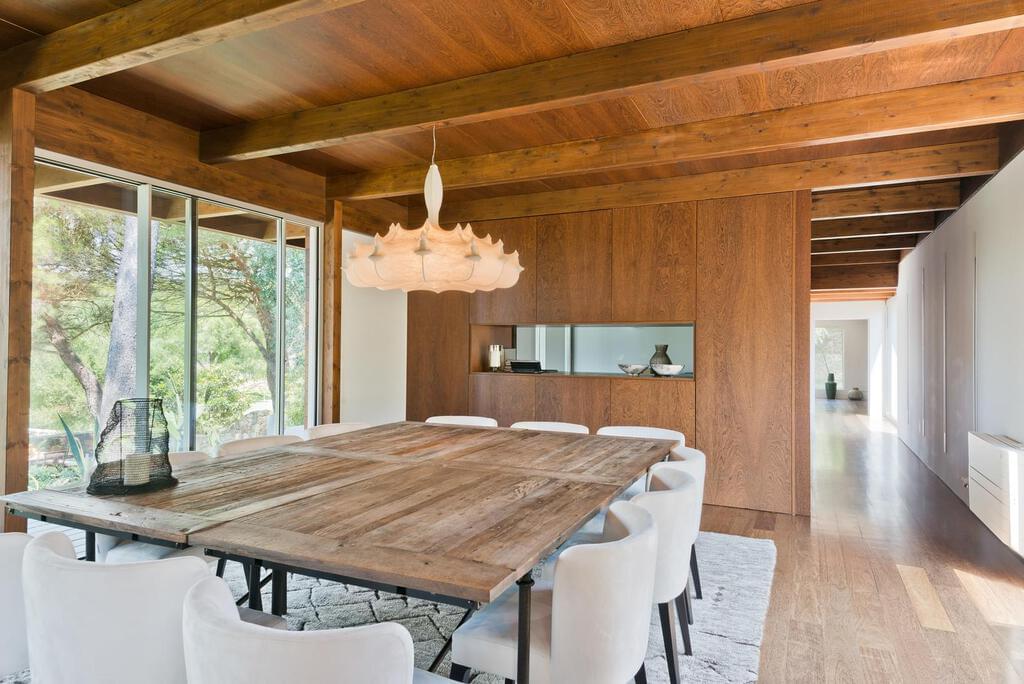 5 bedroom villa with a swimming pool