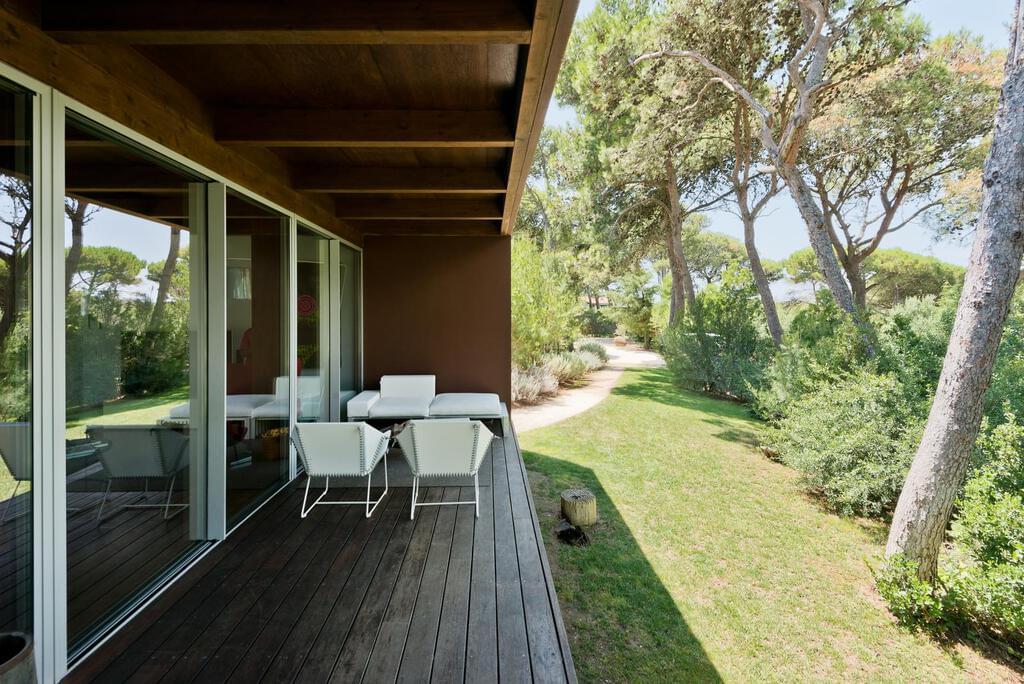 5 bedroom villa with a swimming pool