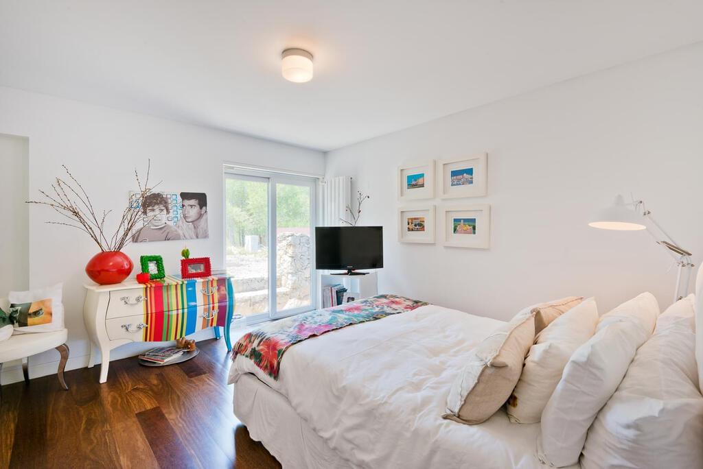 5 bedroom villa with a swimming pool