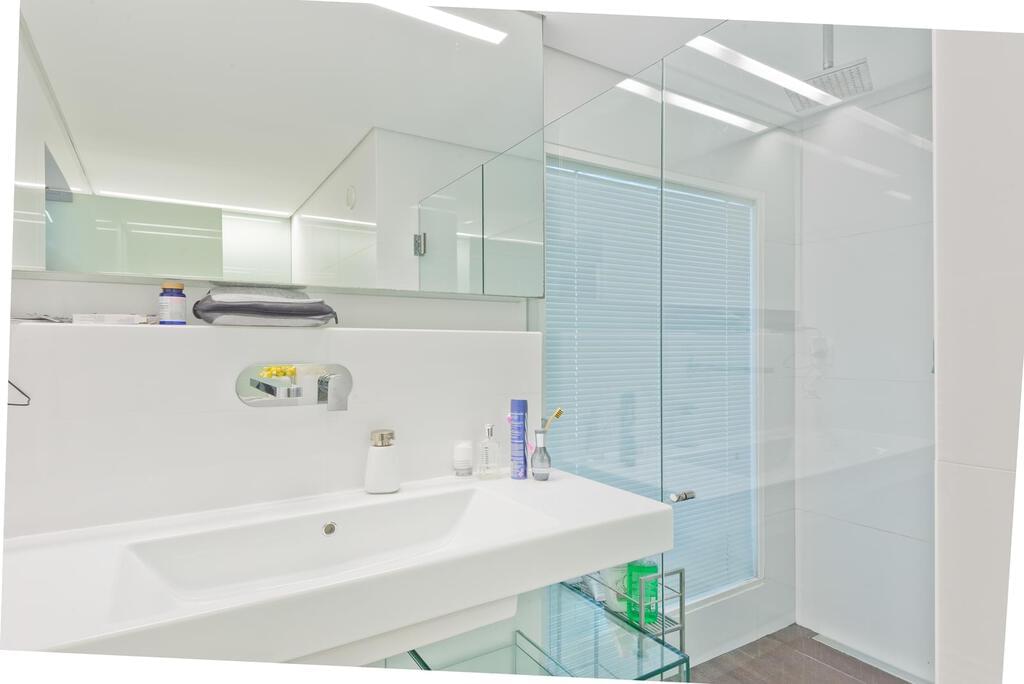 5 bedroom villa with a swimming pool