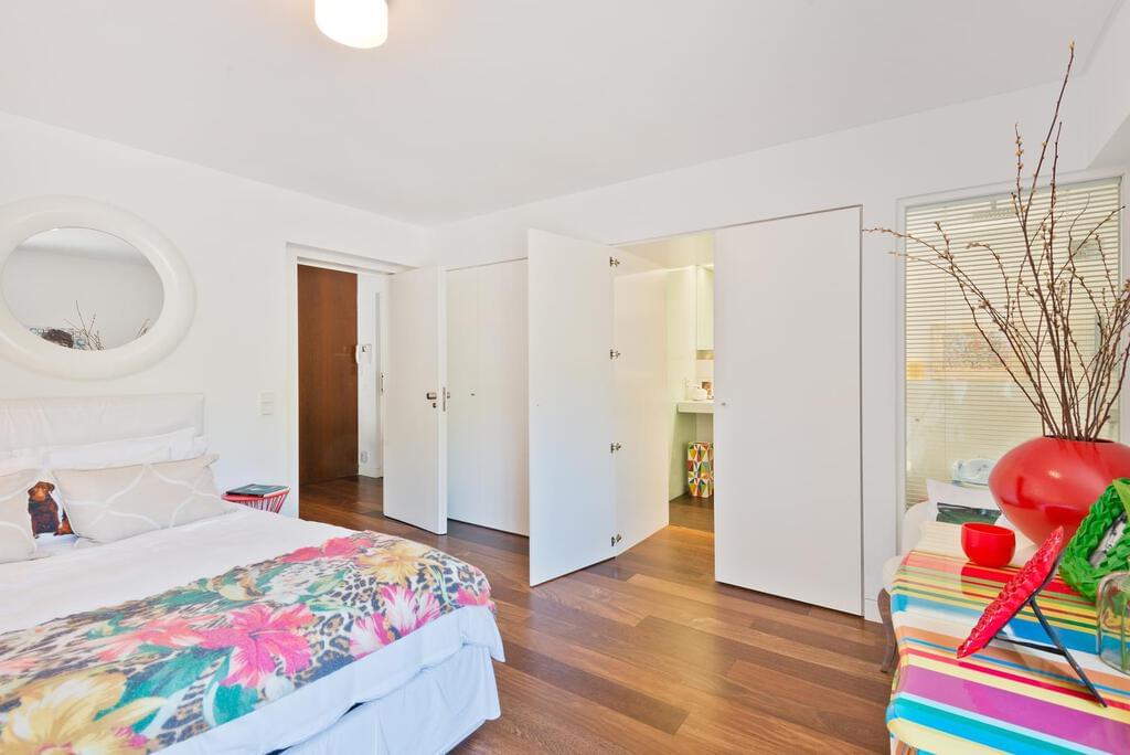 5 bedroom villa with a swimming pool