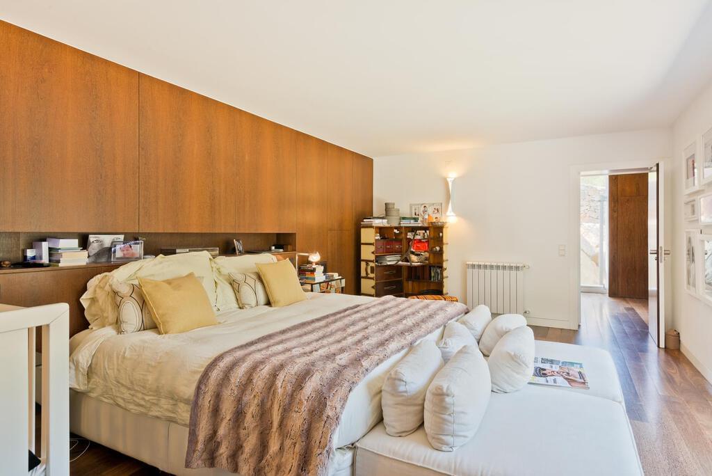 5 bedroom villa with a swimming pool