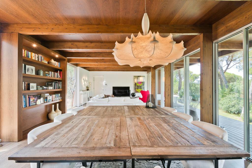 5 bedroom villa with a swimming pool