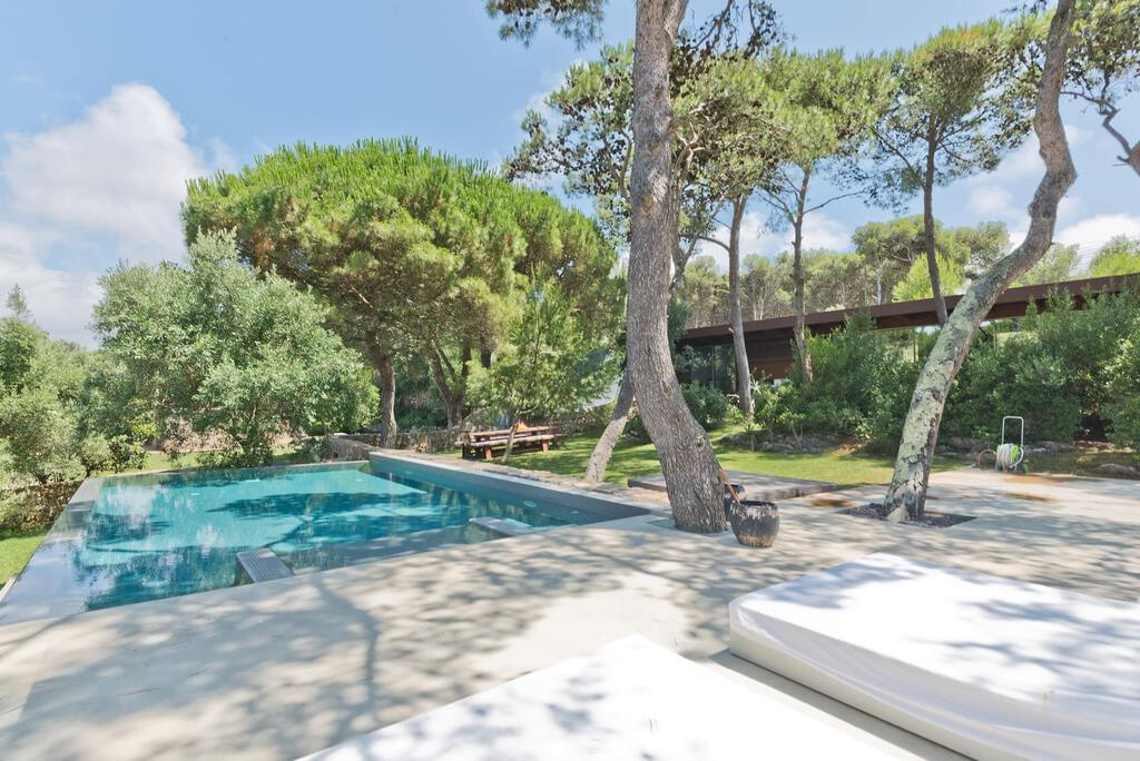 5 bedroom villa with a swimming pool