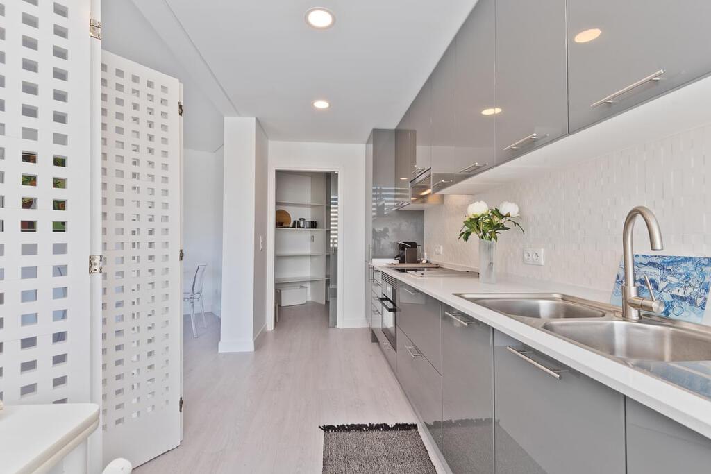 2 Bedroom Apartment with swimming pool, Cascais 30715728