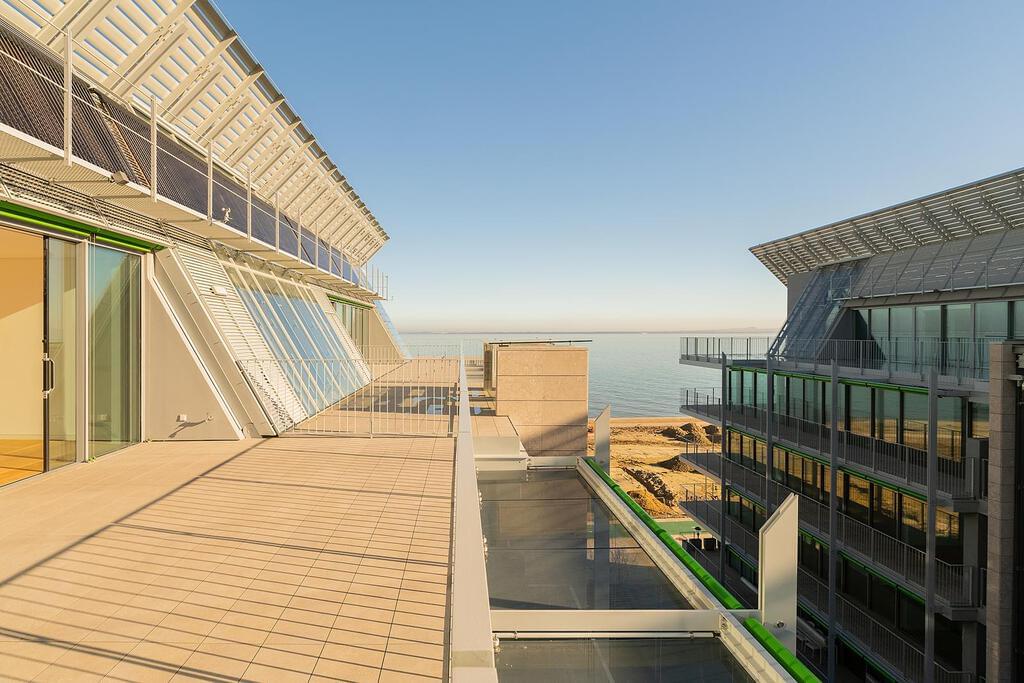 Appartement T3 duplex avec parking dans un condominium fermé