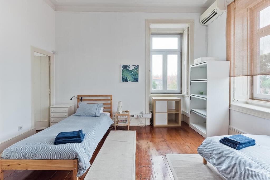 8 bedroom villa with a swimming pool