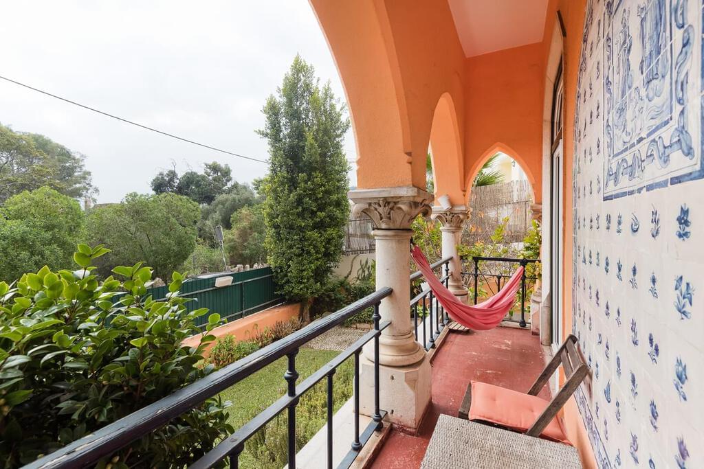 8 bedroom villa with a swimming pool