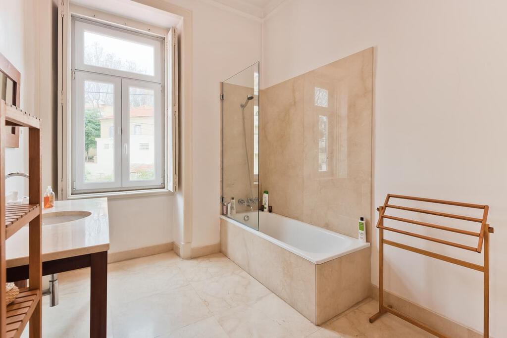 8 bedroom villa with a swimming pool