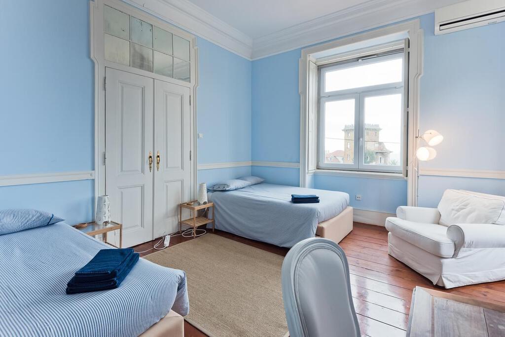 8 bedroom villa with a swimming pool