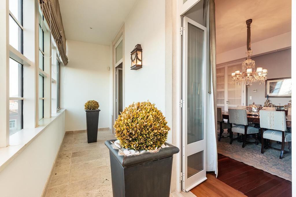 4 bedroom apartment with parking