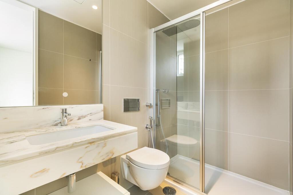 3 bedroom apartment with a swimming pool