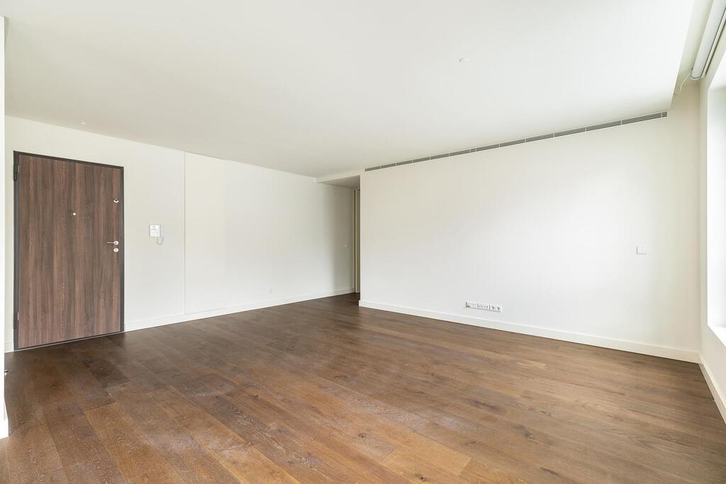 3 bedroom apartment with a swimming pool