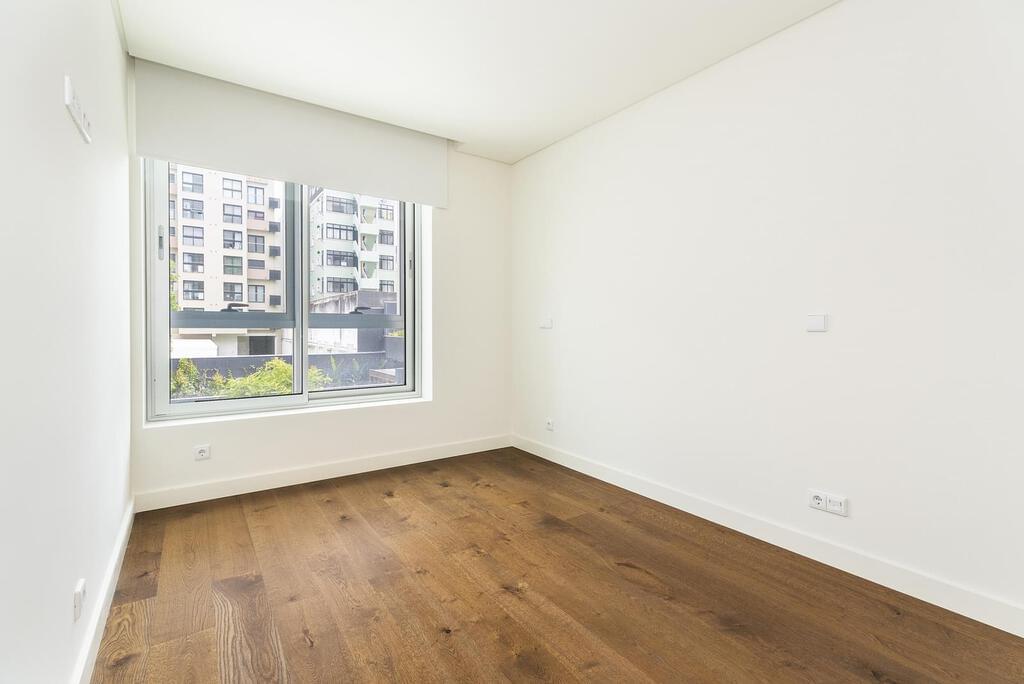 3 bedroom apartment with a swimming pool