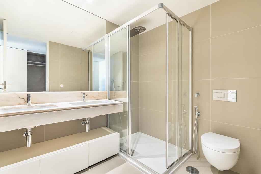 3 bedroom apartment with a swimming pool