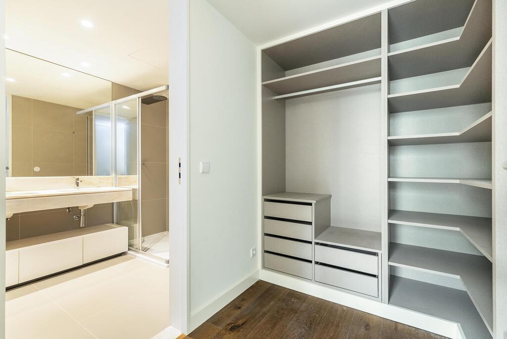 3 bedroom apartment with a swimming pool