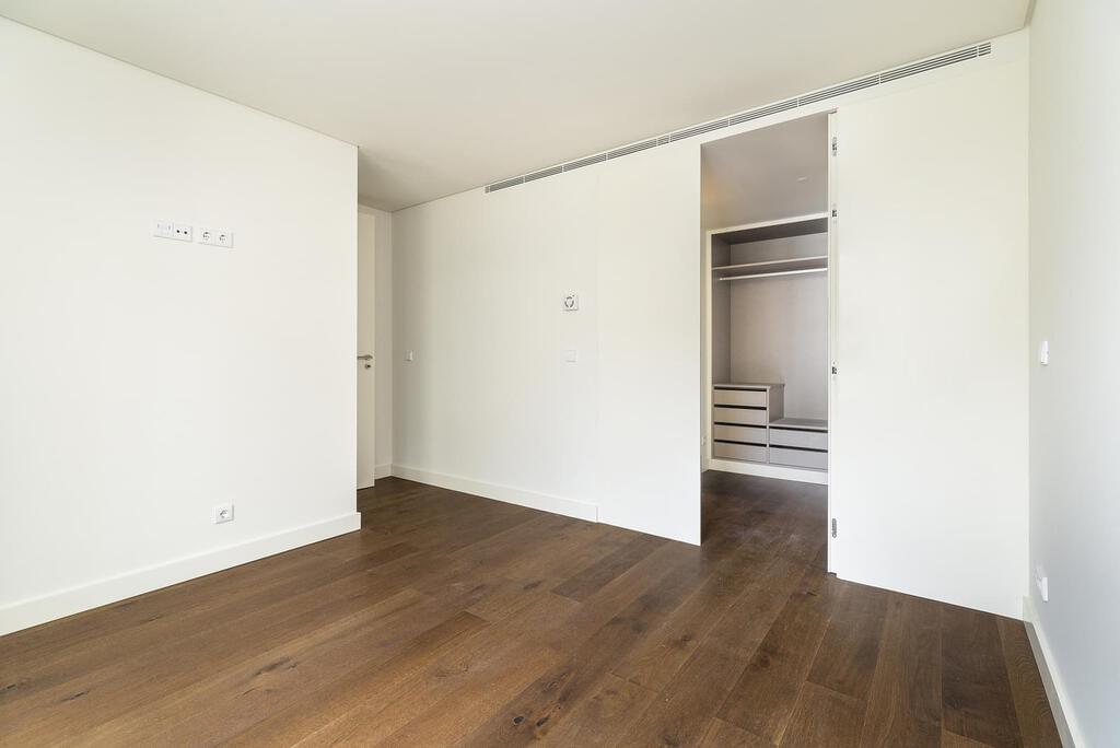 3 bedroom apartment with a swimming pool