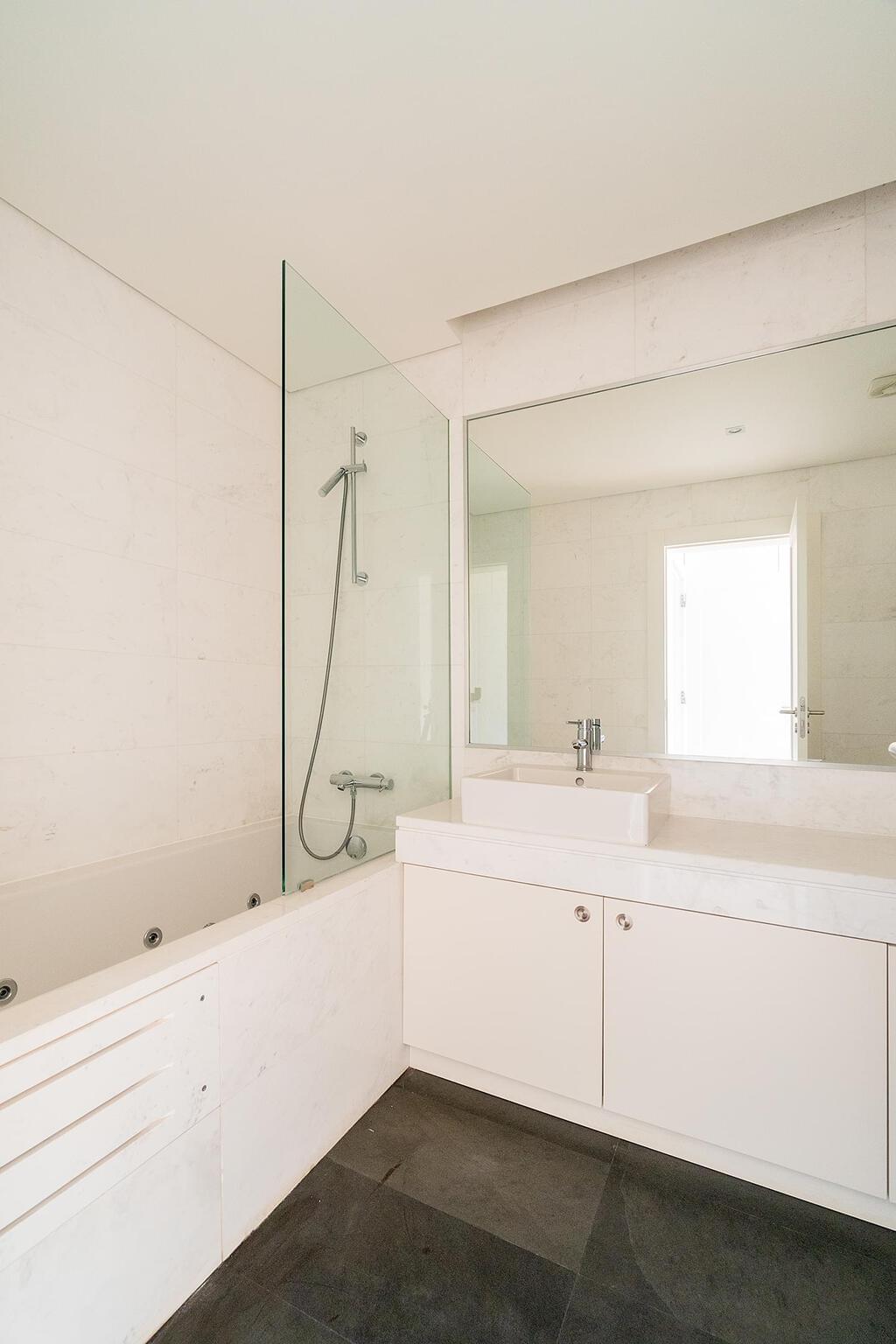 5 bedroom duplex with a swimming pool in gated community