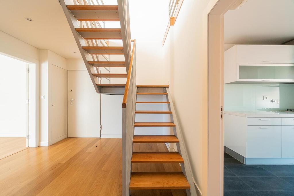 5 bedroom duplex with a swimming pool in gated community